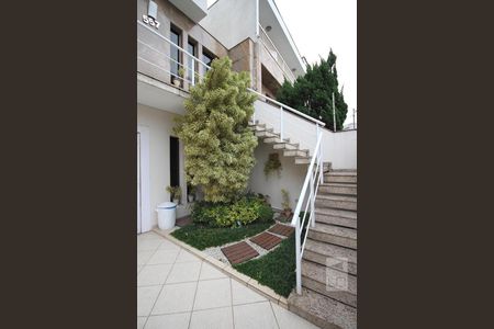 Casa à venda com 350m², 3 quartos e 4 vagasQuintal frente