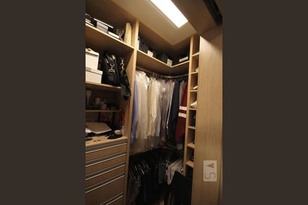 Casa à venda com 350m², 3 quartos e 4 vagasSuíte