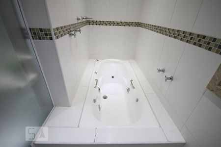 Casa à venda com 350m², 3 quartos e 4 vagasBanheiro