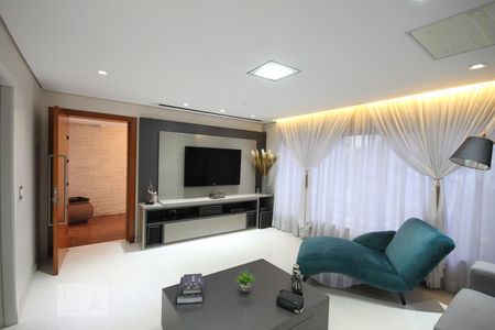 Sala de casa à venda com 3 quartos, 350m² em Bosque da Saúde, São Paulo