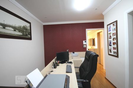 Casa à venda com 350m², 3 quartos e 4 vagasEscritório