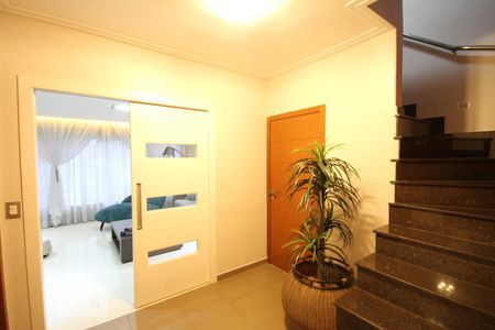 Hall de casa à venda com 3 quartos, 350m² em Bosque da Saúde, São Paulo