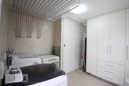 Casa à venda com 350m², 3 quartos e 4 vagasÁrea de Serviço
