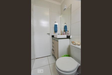 Casa de condomínio à venda com 58m², 2 quartos e 1 vaga Casa de condomínio à venda com 58m², 2 quartos e 1 vagaBanheiro