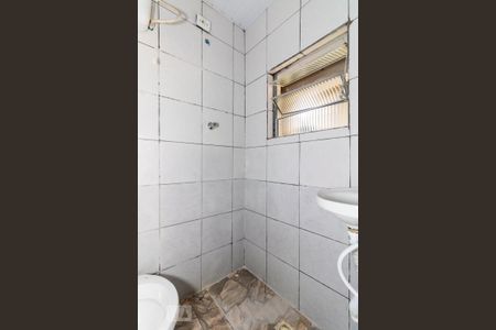 Banheiro de kitnet/studio para alugar com 1 quarto, 30m² em Vila Ede, São Paulo