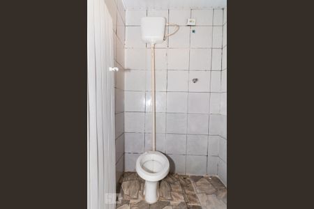 Banheiro de kitnet/studio para alugar com 1 quarto, 30m² em Vila Ede, São Paulo