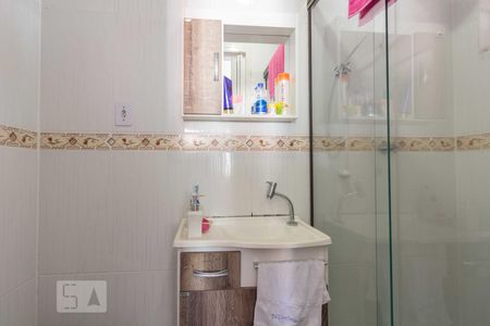 Banheiro de apartamento para alugar com 1 quarto, 48m² em Rubem Berta, Porto Alegre
