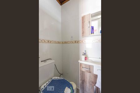 Banheiro de apartamento para alugar com 1 quarto, 48m² em Rubem Berta, Porto Alegre