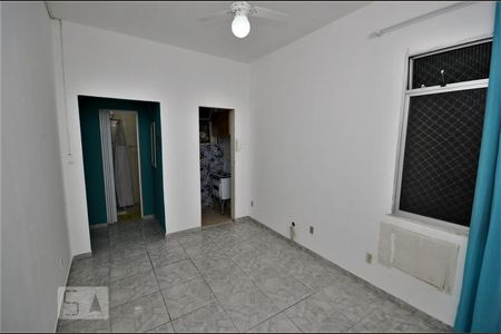 Quarto de kitnet/studio para alugar com 1 quarto, 25m² em Centro, Rio de Janeiro