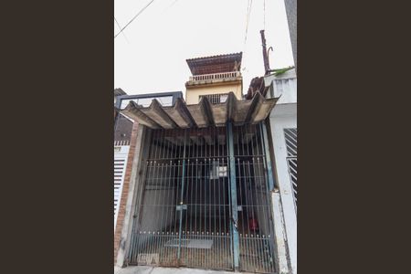 Casa à venda com 200m², 4 quartos e 1 vaga Casa à venda com 200m², 4 quartos e 1 vagaFachada