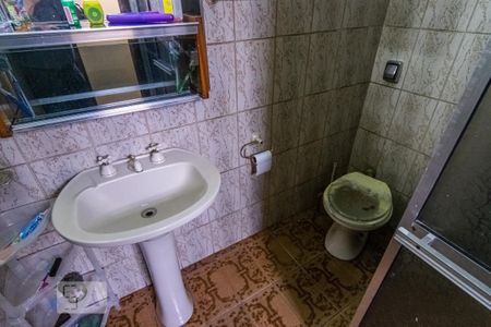 Casa à venda com 200m², 4 quartos e 1 vaga Casa à venda com 200m², 4 quartos e 1 vagaBanheiro