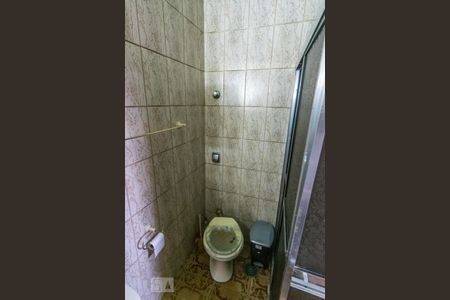 Casa à venda com 200m², 4 quartos e 1 vaga Casa à venda com 200m², 4 quartos e 1 vagaBanheiro