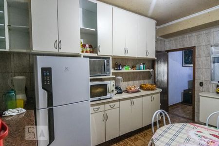 Casa à venda com 200m², 4 quartos e 1 vaga Casa à venda com 200m², 4 quartos e 1 vagaCozinha