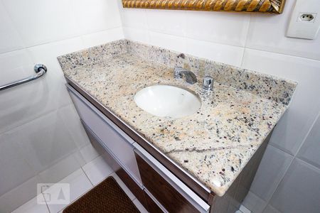 Apartamento à venda com 300m², 3 quartos e 3 vagasPia - Banheiro da Suíte 3