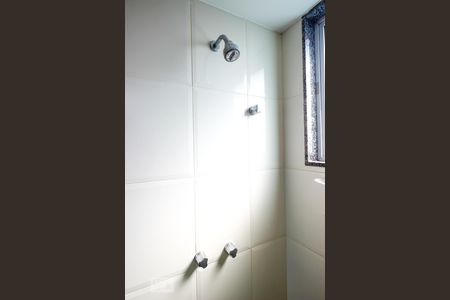 Apartamento à venda com 300m², 3 quartos e 3 vagasChuveiro - Banheiro da Suíte 1