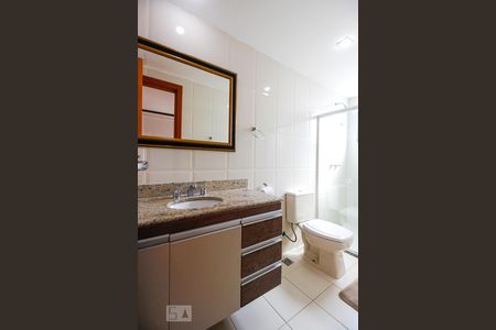 Apartamento à venda com 300m², 3 quartos e 3 vagasBanheiro da Suíte 1