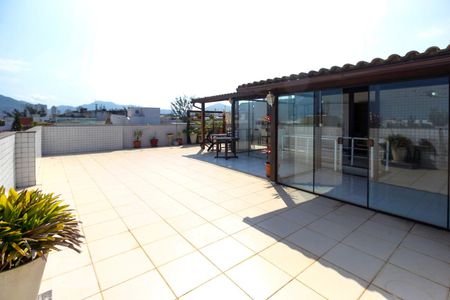 Apartamento à venda com 300m², 3 quartos e 3 vagasCobertura