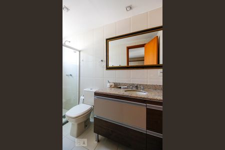 Apartamento à venda com 300m², 3 quartos e 3 vagasBanheiro da Suíte 2