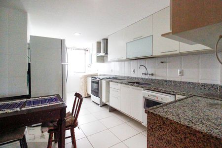 Apartamento à venda com 300m², 3 quartos e 3 vagasCozinha