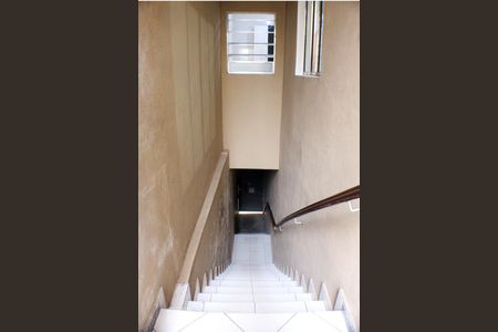 Casa para alugar com 40m², 1 quarto e sem vagaEscada entrada