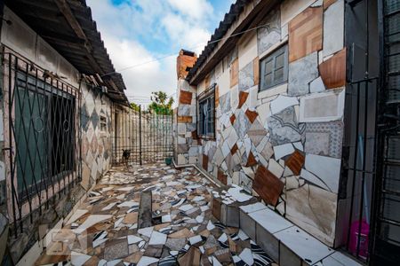 Casa à venda com 118m², 4 quartos e 4 vagas Casa à venda com 118m², 4 quartos e 4 vagasPátio Fundos