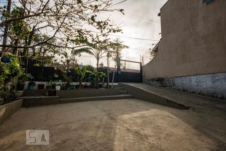 Casa à venda com 118m², 4 quartos e 4 vagas Casa à venda com 118m², 4 quartos e 4 vagasPátio Frente