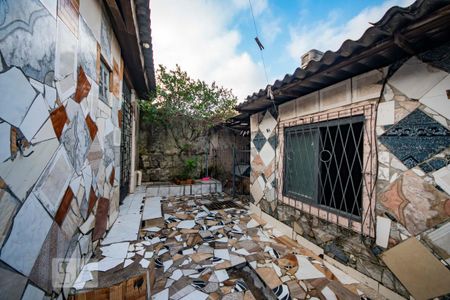 Casa à venda com 118m², 4 quartos e 4 vagas Casa à venda com 118m², 4 quartos e 4 vagasPátio Fundos