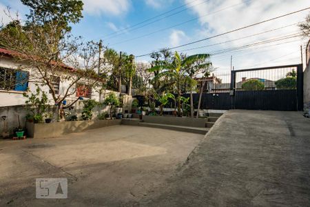 Casa à venda com 118m², 4 quartos e 4 vagas Casa à venda com 118m², 4 quartos e 4 vagasPátio Frente