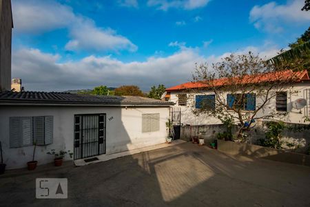 Casa à venda com 118m², 4 quartos e 4 vagas Casa à venda com 118m², 4 quartos e 4 vagasPátio Frente