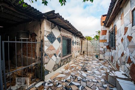 Casa à venda com 118m², 4 quartos e 4 vagas Casa à venda com 118m², 4 quartos e 4 vagasPátio Fundos