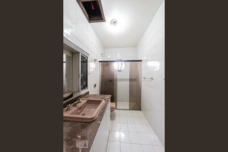 Casa à venda com 262m², 4 quartos e 2 vagasBanheiro Suite Americana