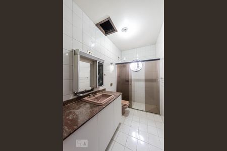 Casa à venda com 262m², 4 quartos e 2 vagasBanheiro Suite Americana