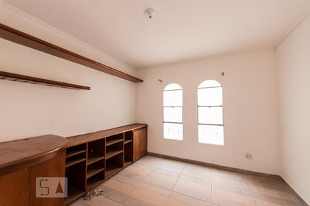 Casa à venda com 262m², 4 quartos e 2 vagasCômodo extra