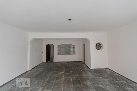 Casa à venda com 262m², 4 quartos e 2 vagasÁrea Coberta