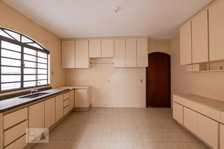 Casa à venda com 262m², 4 quartos e 2 vagasCozinha