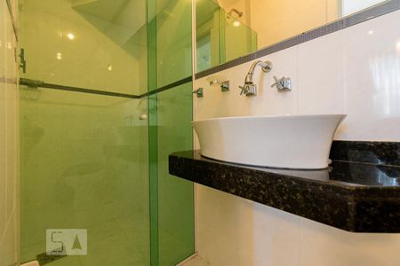 Apartamento à venda com 246m², 4 quartos e 3 vagasBanheiro Social