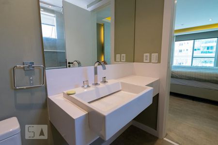 Apartamento à venda com 246m², 4 quartos e 3 vagasBanheiro da Suíte 2