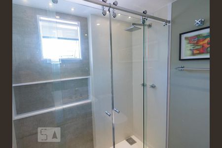 Apartamento à venda com 246m², 4 quartos e 3 vagasBanheiro da Suíte 2