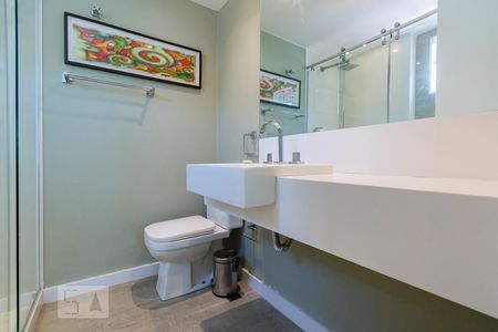 Apartamento à venda com 246m², 4 quartos e 3 vagasBanheiro da Suíte 2