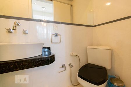 Apartamento à venda com 246m², 4 quartos e 3 vagasBanheiro Social