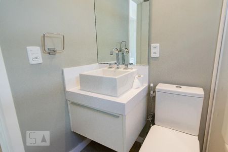 Apartamento à venda com 246m², 4 quartos e 3 vagasBanheiro da Suíte 1