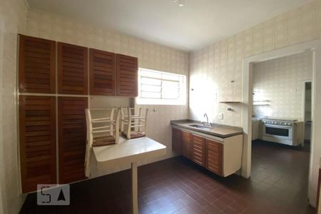 Casa para alugar com 420m², 4 quartos e 5 vagas Casa para alugar com 420m², 4 quartos e 5 vagasCopa