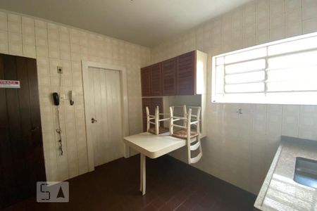 Casa para alugar com 420m², 4 quartos e 5 vagas Casa para alugar com 420m², 4 quartos e 5 vagasCopa
