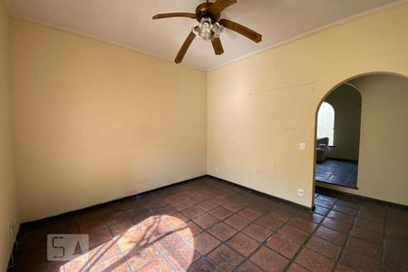 Casa para alugar com 420m², 4 quartos e 5 vagas Casa para alugar com 420m², 4 quartos e 5 vagasSala de TV