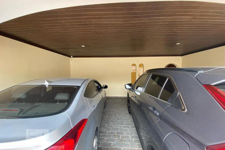 Casa para alugar com 420m², 4 quartos e 5 vagas Casa para alugar com 420m², 4 quartos e 5 vagasGaragem