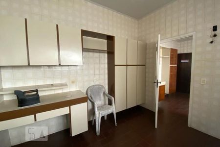 Casa para alugar com 420m², 4 quartos e 5 vagas Casa para alugar com 420m², 4 quartos e 5 vagasCozinha