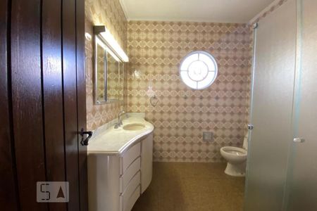 Casa para alugar com 420m², 4 quartos e 5 vagas Casa para alugar com 420m², 4 quartos e 5 vagasBanheiro