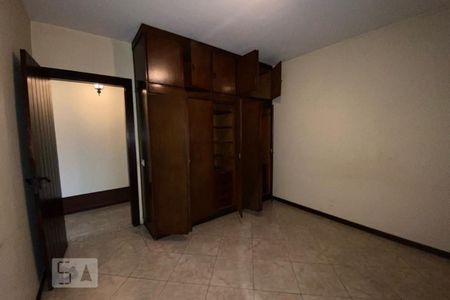 Casa para alugar com 420m², 4 quartos e 5 vagas Casa para alugar com 420m², 4 quartos e 5 vagasQuarto 4