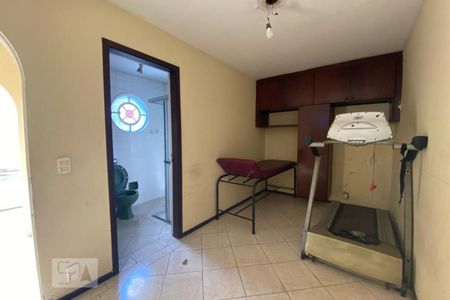 Casa para alugar com 420m², 4 quartos e 5 vagas Casa para alugar com 420m², 4 quartos e 5 vagasQuarto de Serviço