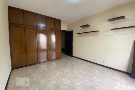 Casa para alugar com 420m², 4 quartos e 5 vagas Casa para alugar com 420m², 4 quartos e 5 vagasQuarto 2